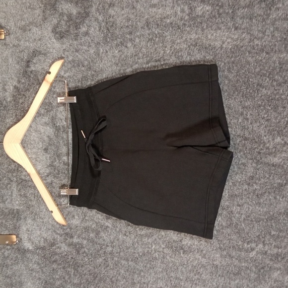 Lululemon Athletica Scuba High Rise Womens Short Relaxed Fit Size 2 - Picture 2 of 9